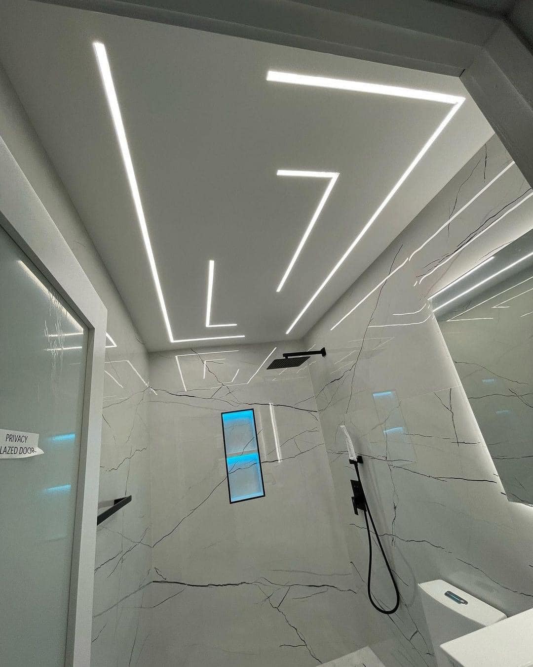 Modern bathroom design project by Cameroon Staff Designing in Yaoundé